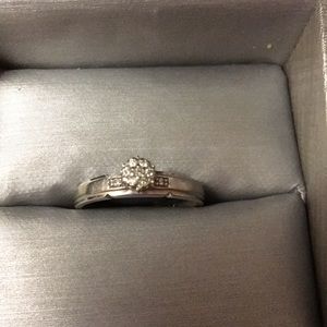 Diamond Zales ring with silver band sz 8